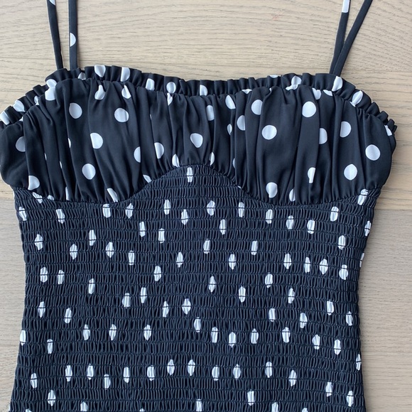 Revolve - h:ours stretch dress - Picture 2 of 6